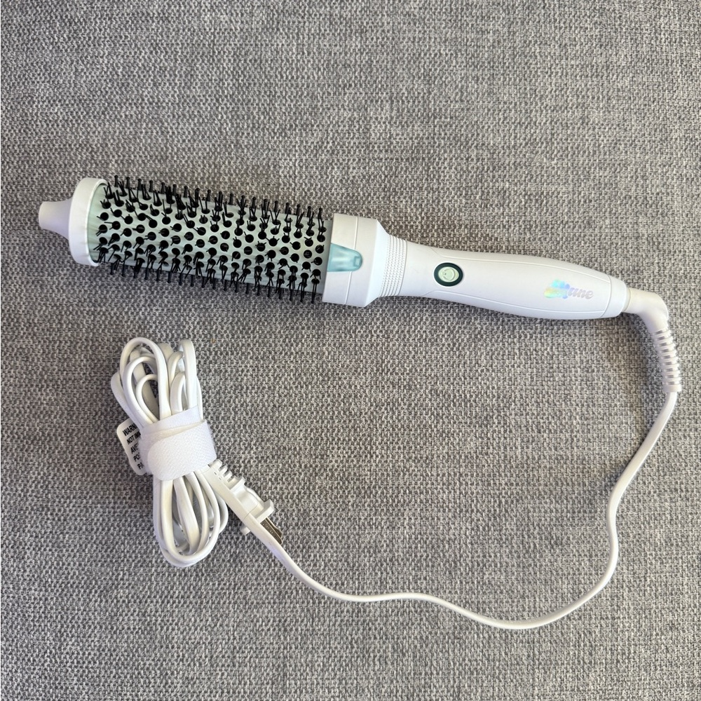 Mane Hot Round Brush
